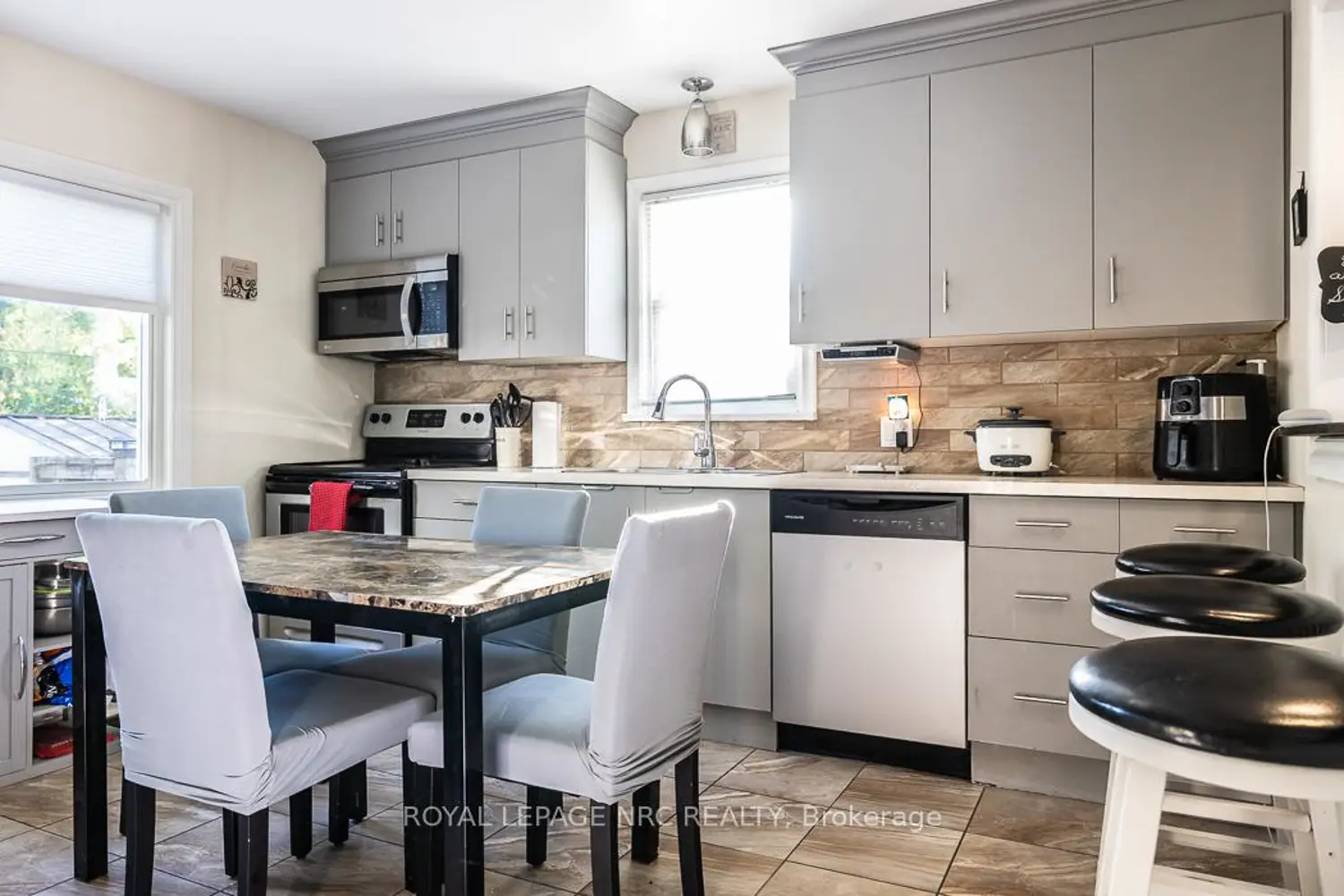 Additional image 5 of 14 Oakwood Avenue