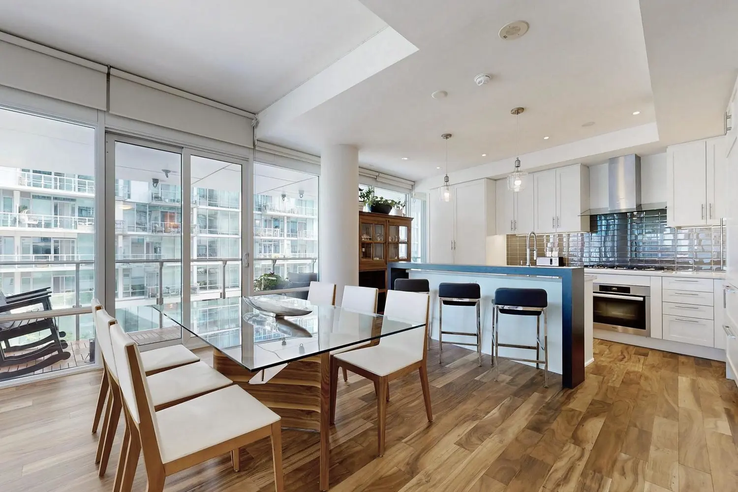 Additional image 7 of 29 Queens Quay 401