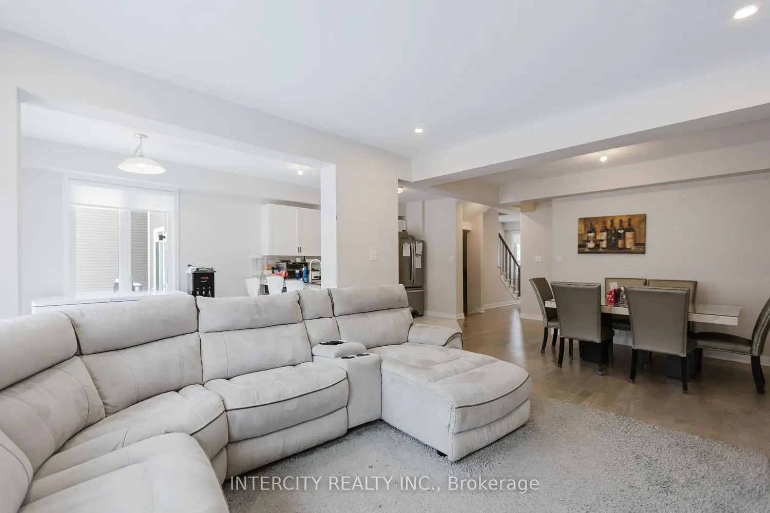 Additional image 6 of 124 Hackamore Crescent