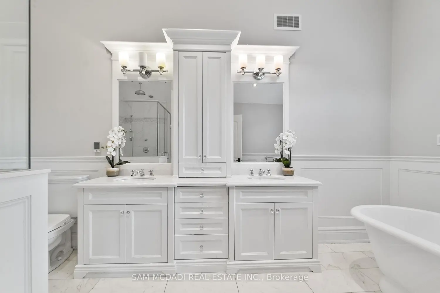 Additional image 13 of 2552 Jarvis Street