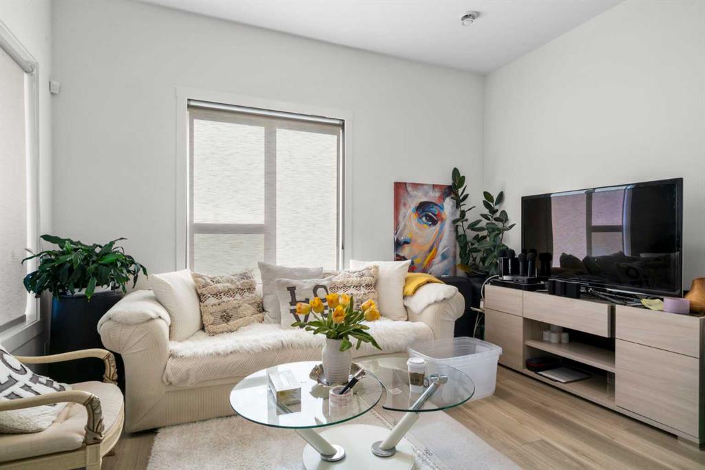 Additional image 4 of 244 Sovereign Common SW, Calgary, AB, T3C 3Y3