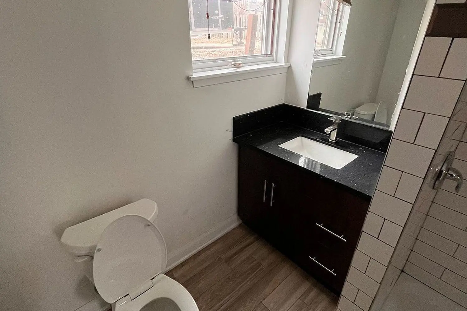 Additional image 5 of 1575 Ouellette Avenue