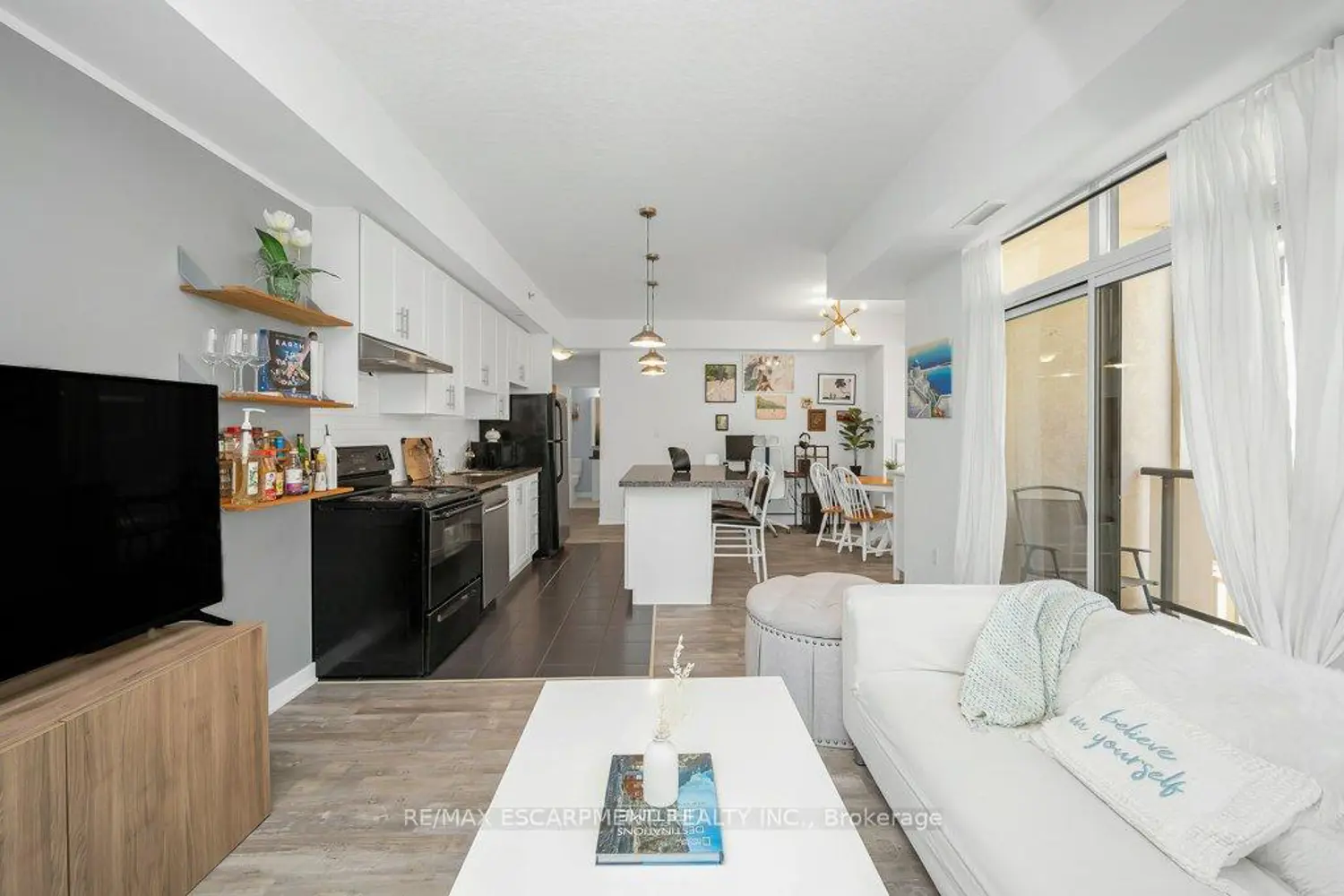 Additional image 9 of 90 Charlton Avenue 302