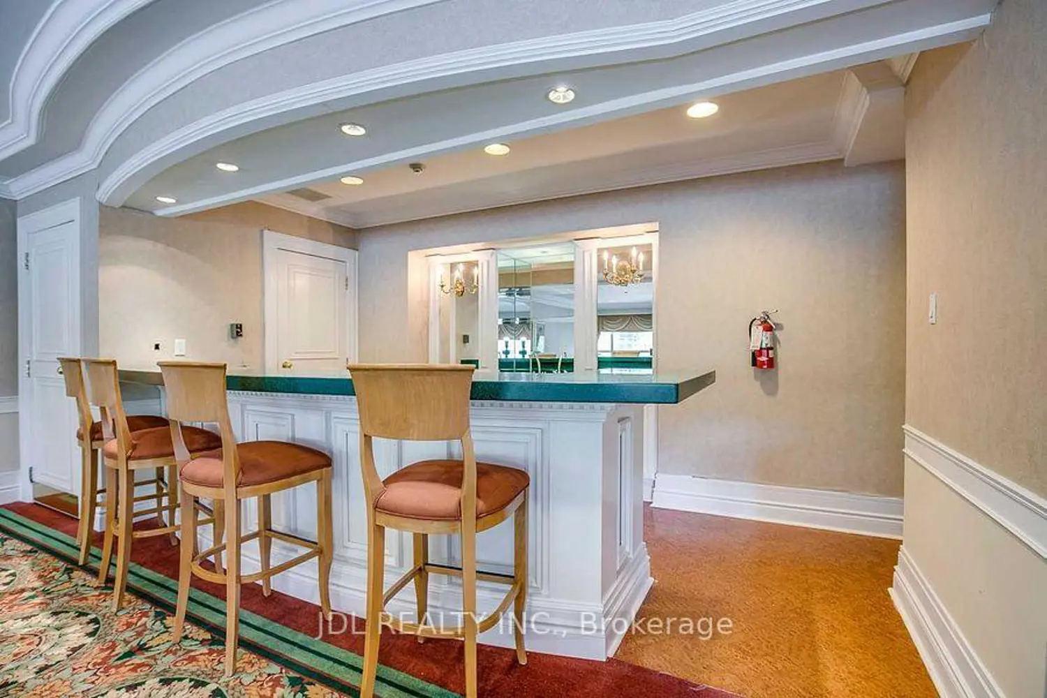 Additional image 12 of 887 Bay Street 1610