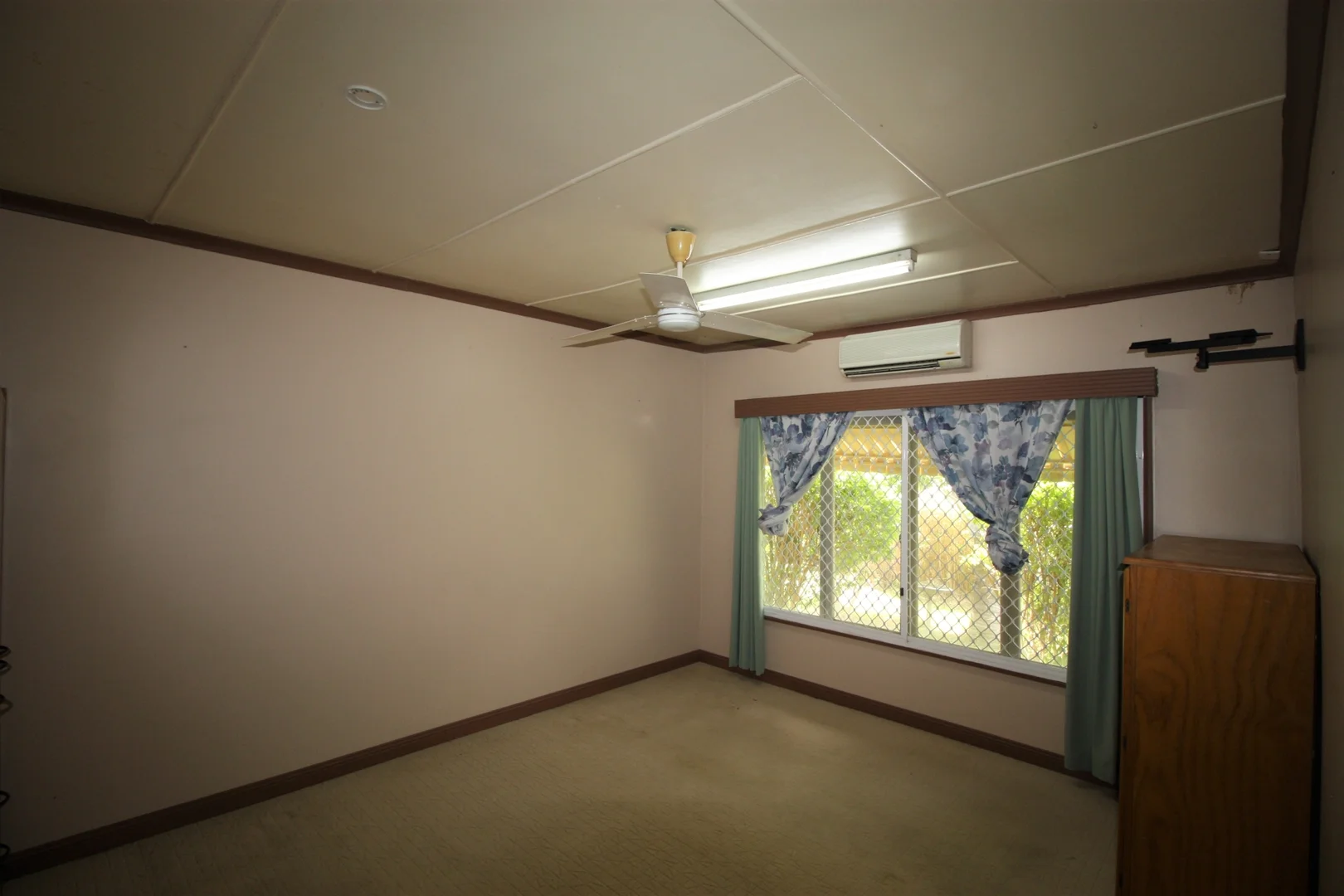 Additional image 12 of 27 Baker Street, Richmond Hill QLD 4820