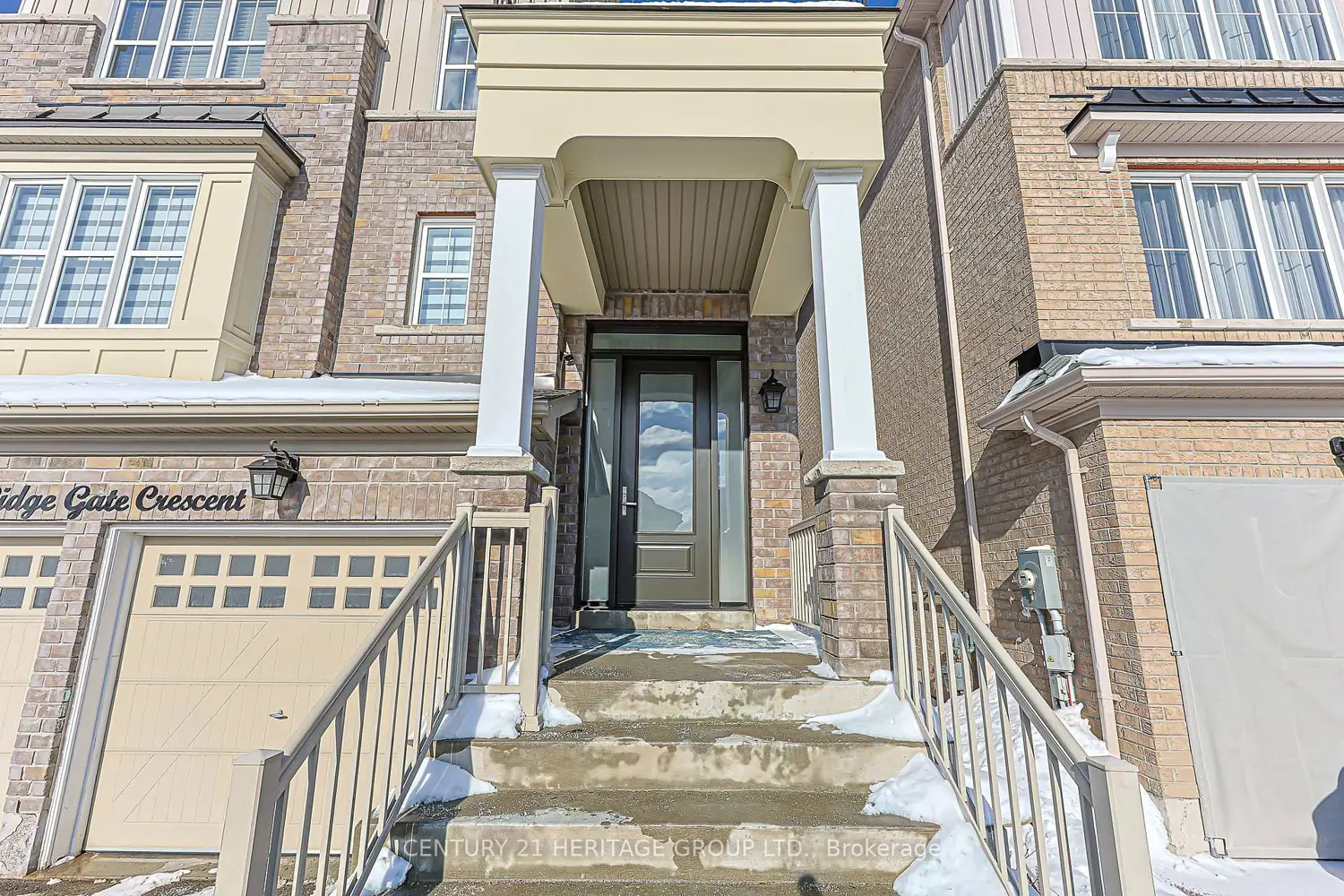 93 Ridge Gate Crescent photo 2