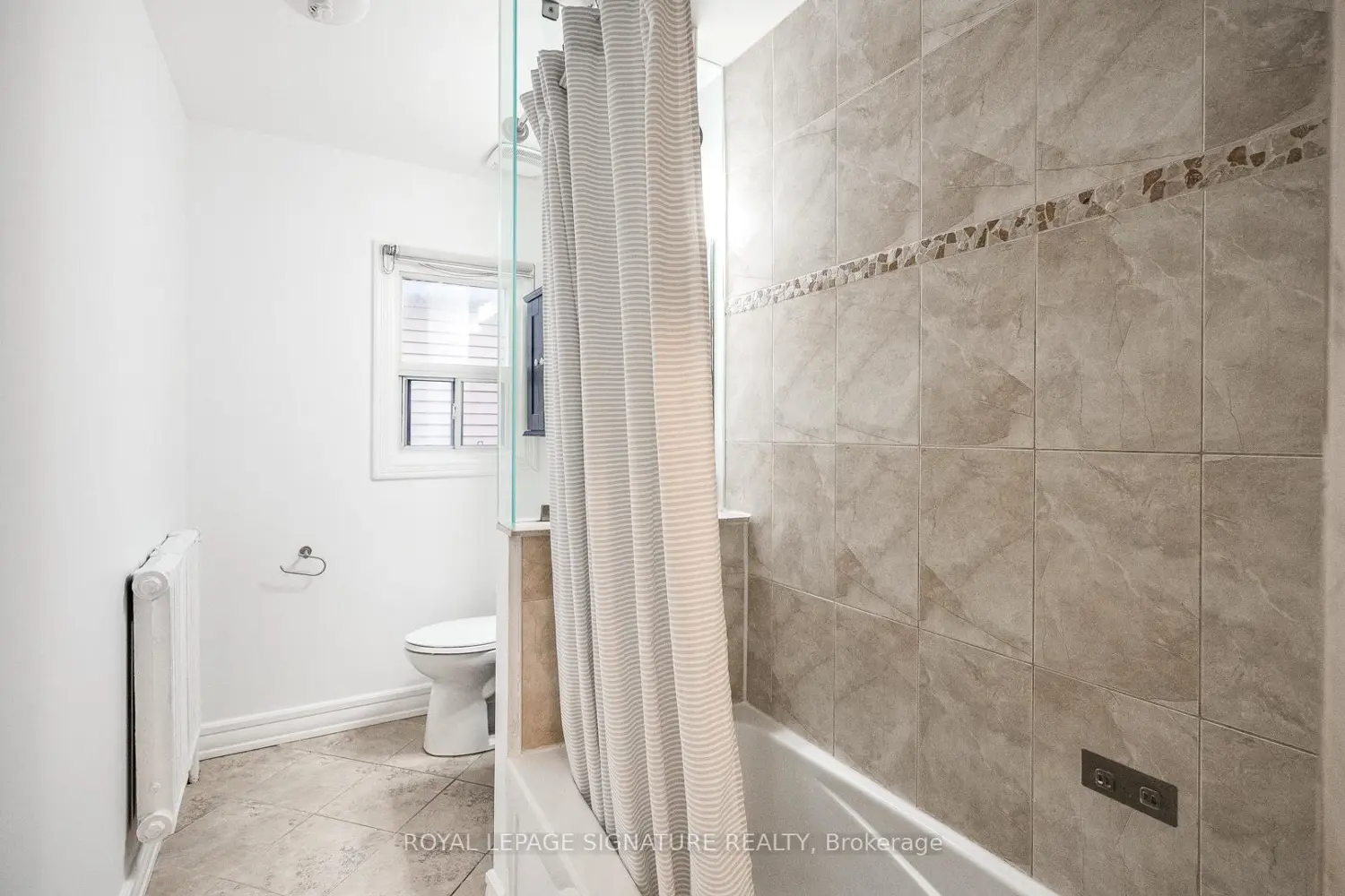 Additional image 11 of 216 Parkmount Road