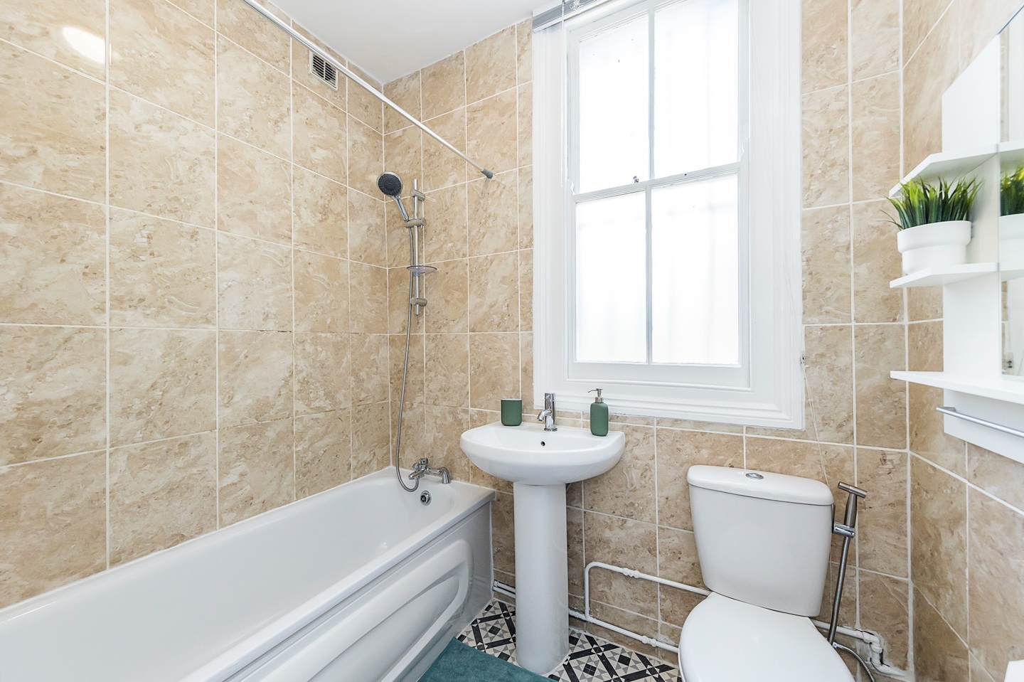 Additional image 5 of Room in a Shared Flat, Brick Lane, E1, N1 7GU