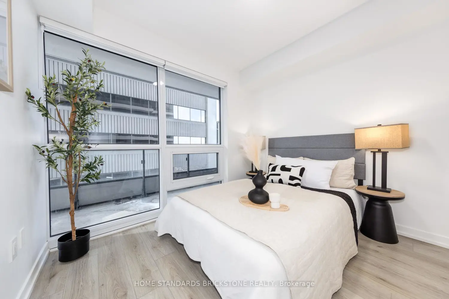 Additional image 10 of 395 Bloor Street 1604