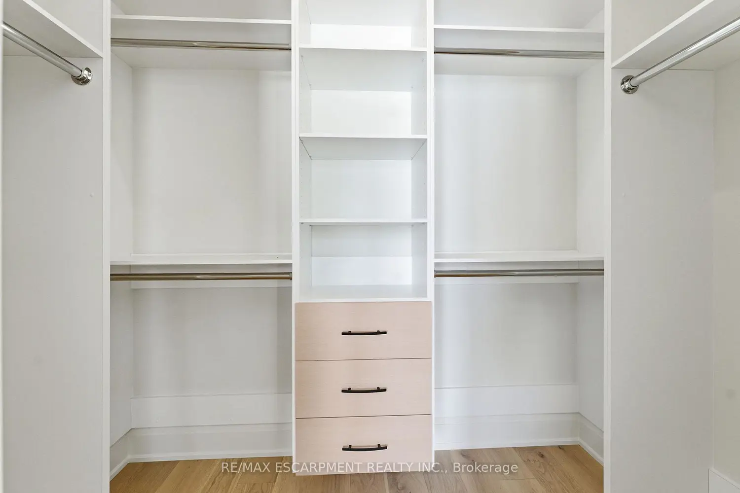 Additional image 6 of 15 Oakley Drive