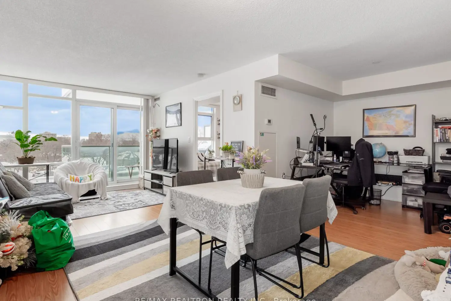 Additional image 8 of 3830 Bathurst Street 512