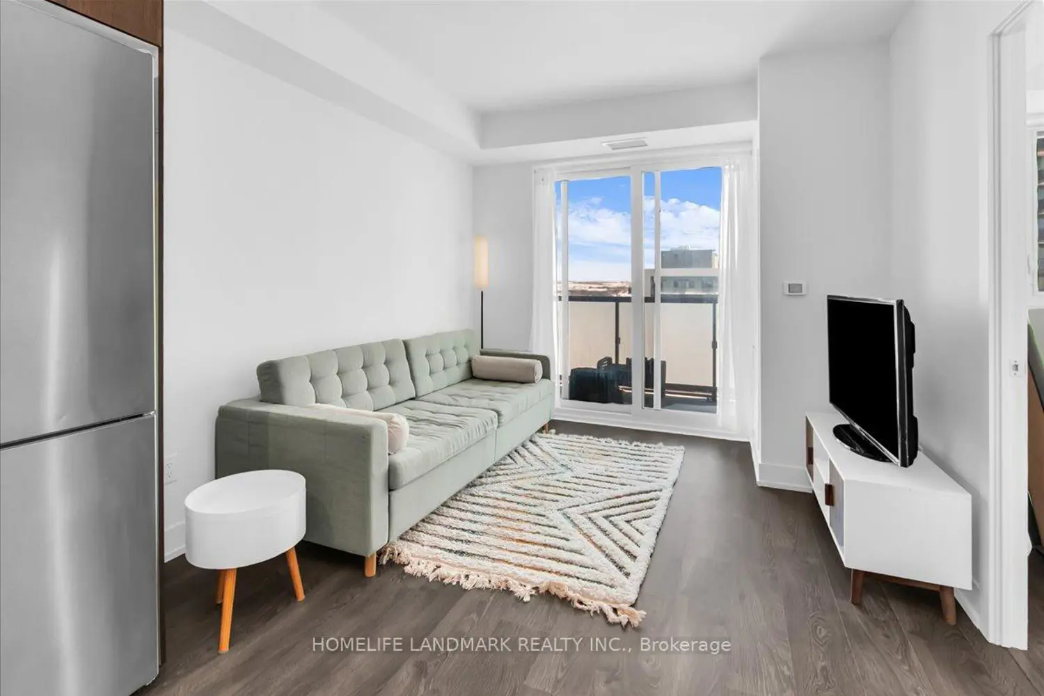 Additional image 4 of 2550 Simcoe Street 2011