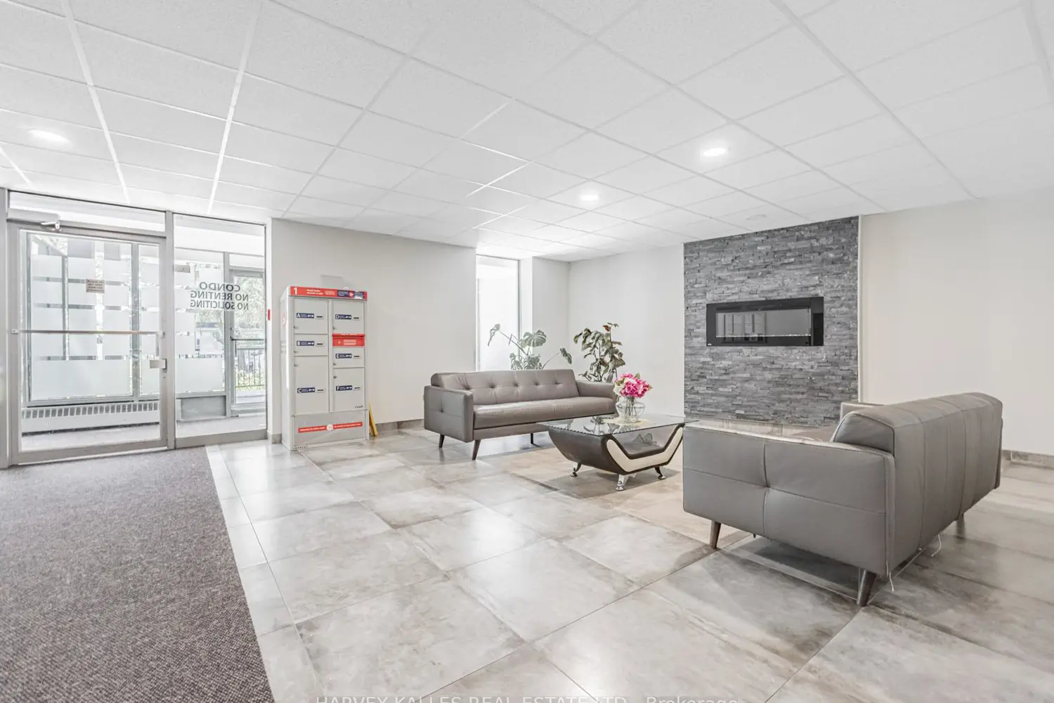 3065 Queen Frederica Drive 505