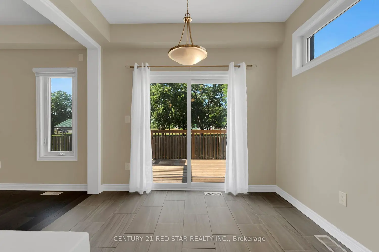 55 Laurent Avenue photo 5