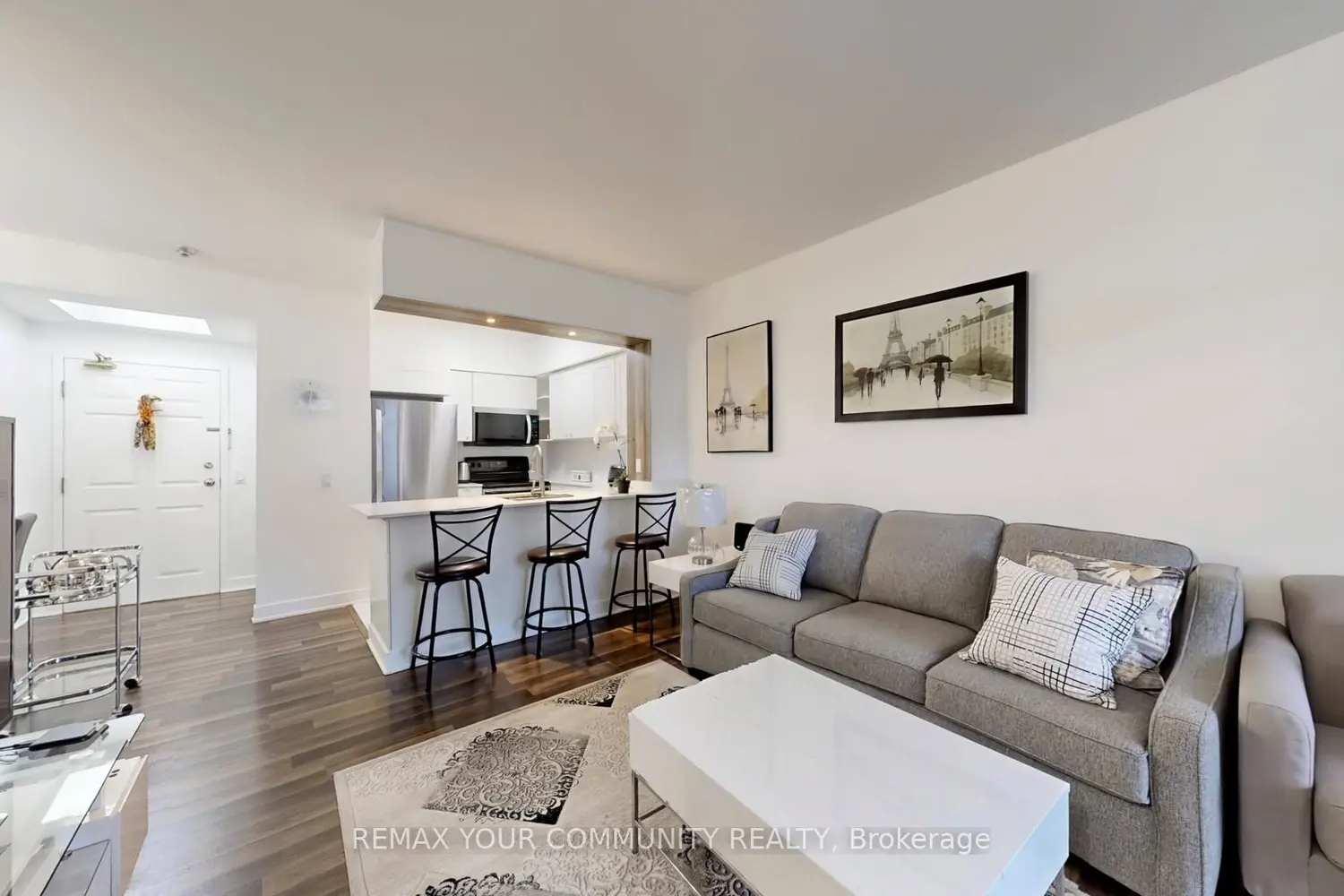 7398 Yonge Street 111 photo 4
