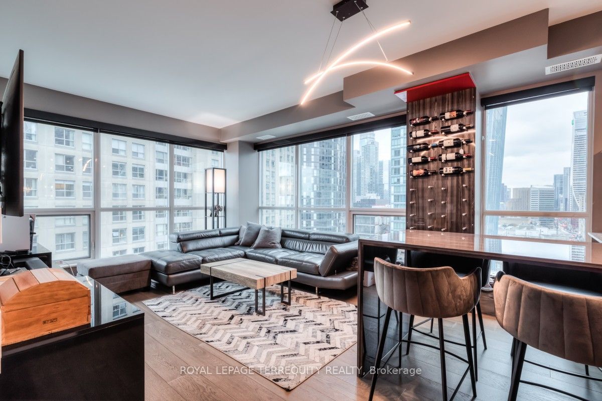 Additional image 4 of 1704-1 Scott Street, Toronto, ON, M5E 1A1