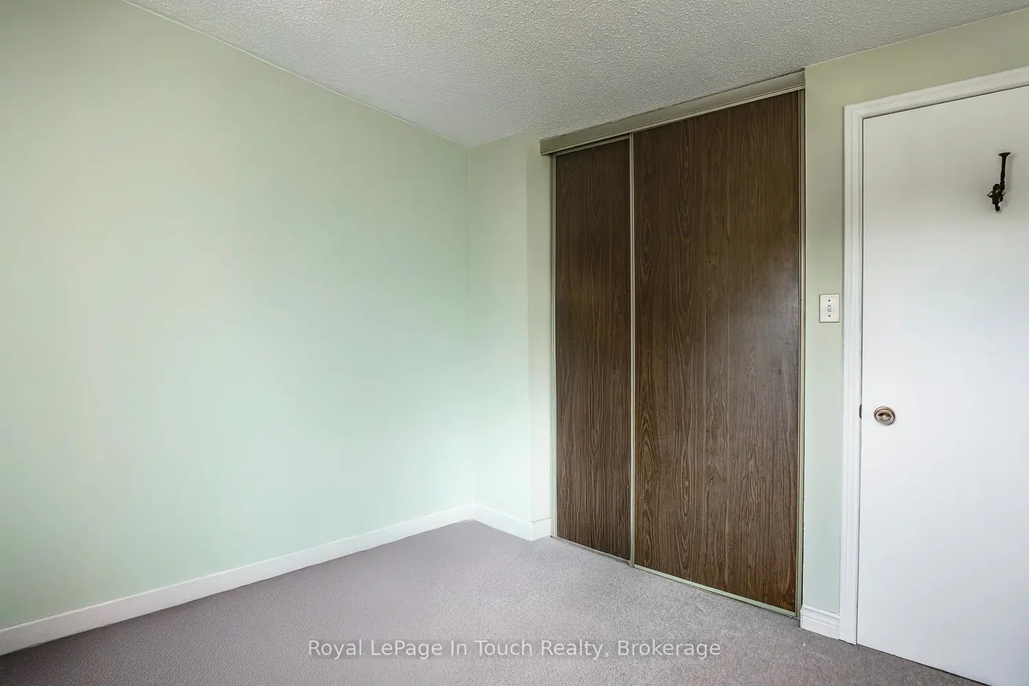 Additional image 9 of 233 Innisfil Street 4