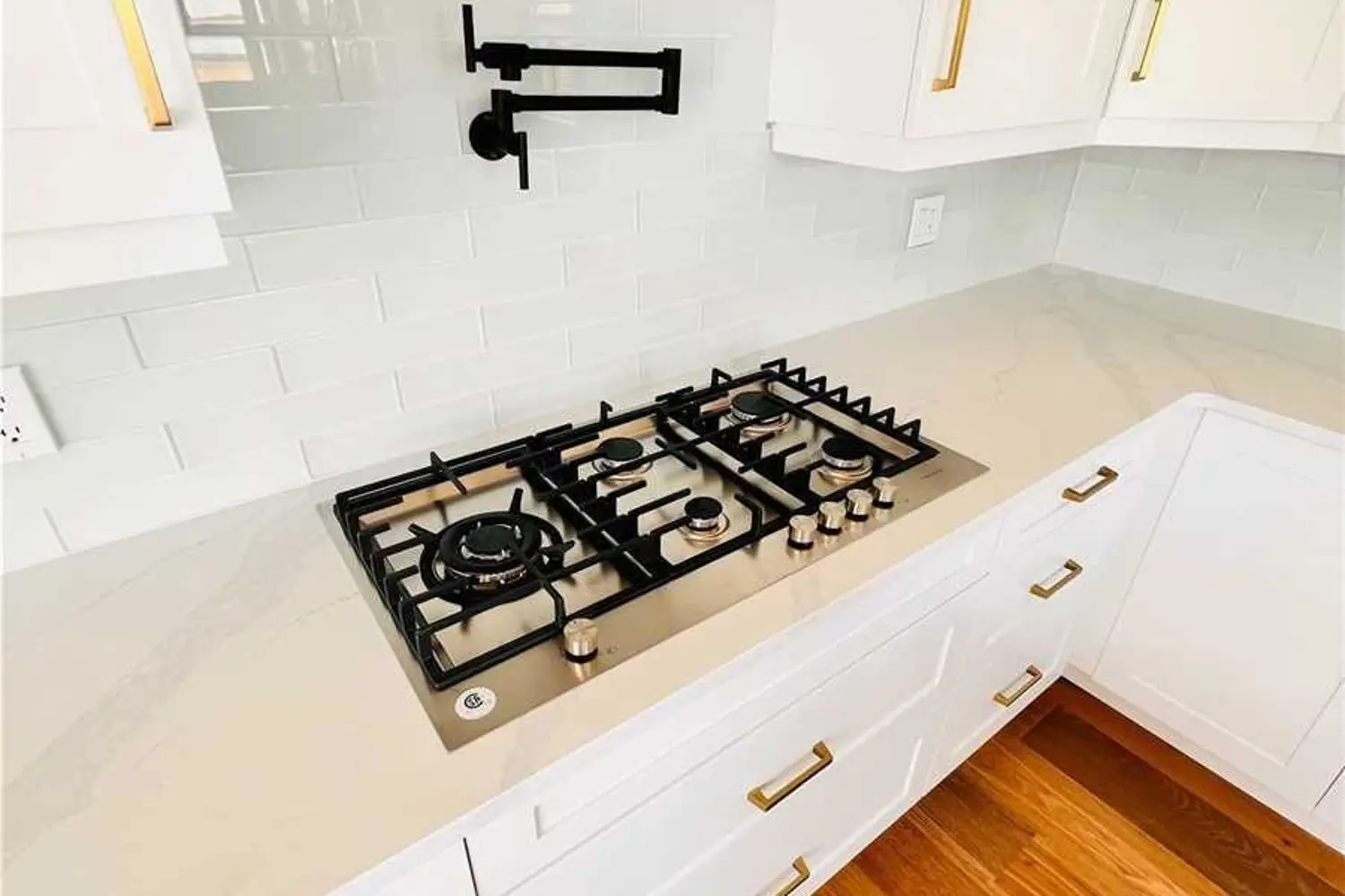 Additional image 20 of 3761 Queen Street