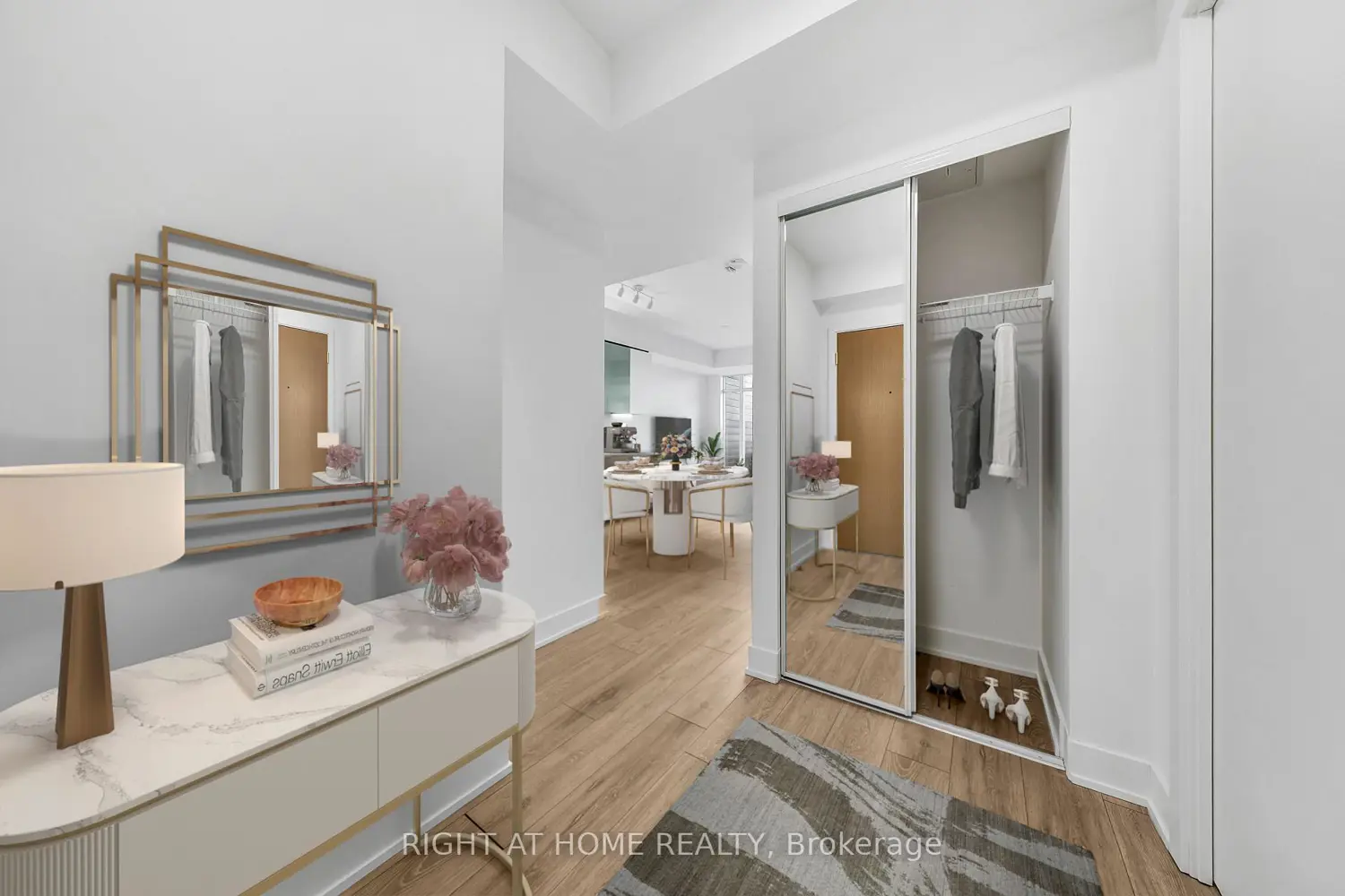 1285 Queen Street 403 photo 2