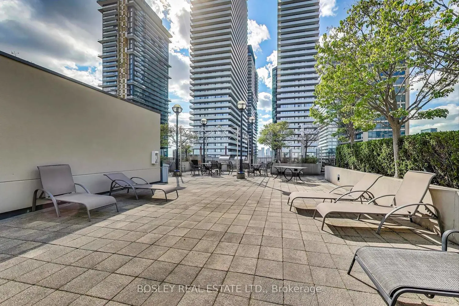 Additional image 17 of 85 Bloor Street 1007