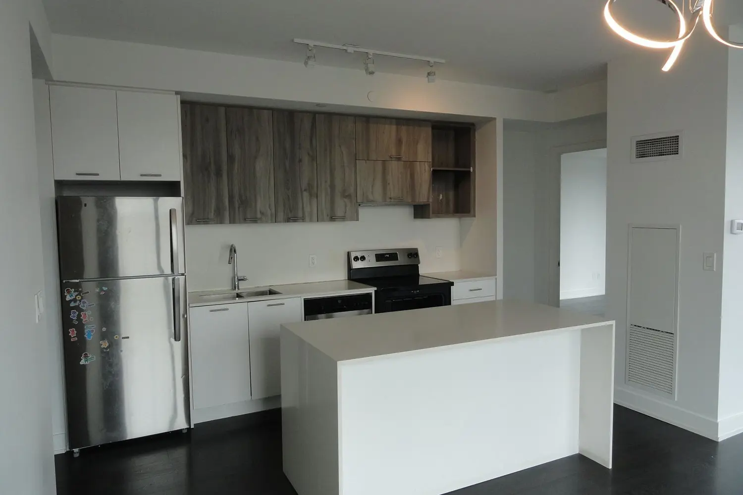 Additional image 12 of 180 Veterans Drive 509