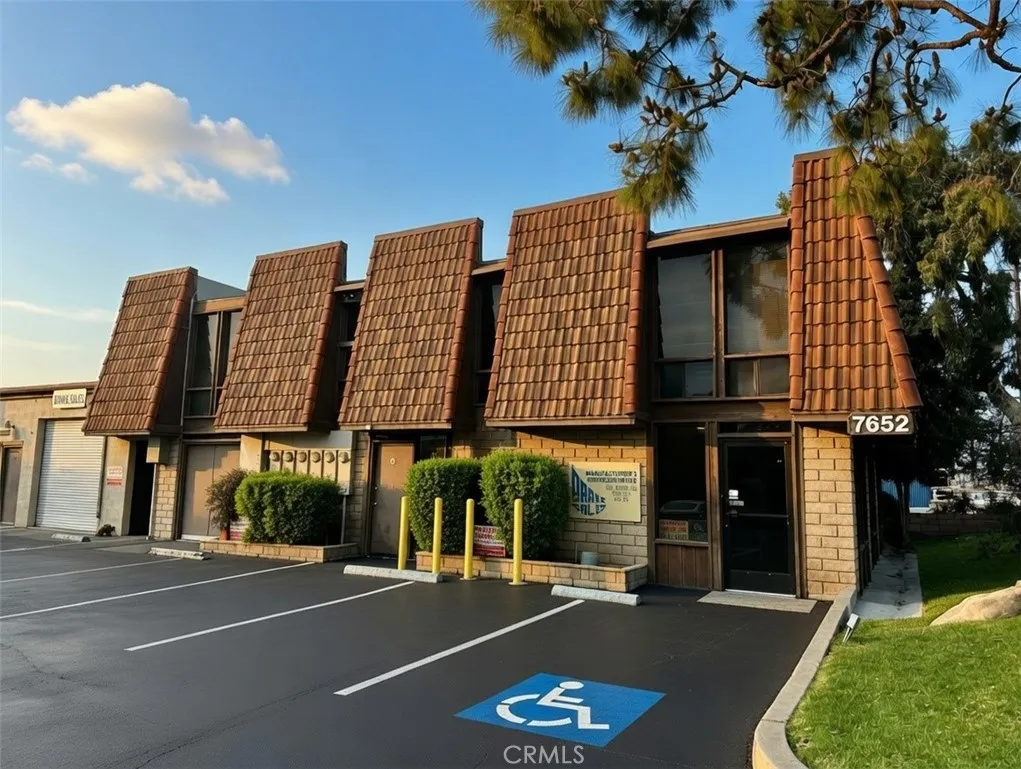 Additional image 4 of 7652 Slater Avenue, Huntington Beach, CA 92647