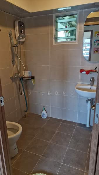 Additional image 2 of 523C Tampines Central 7