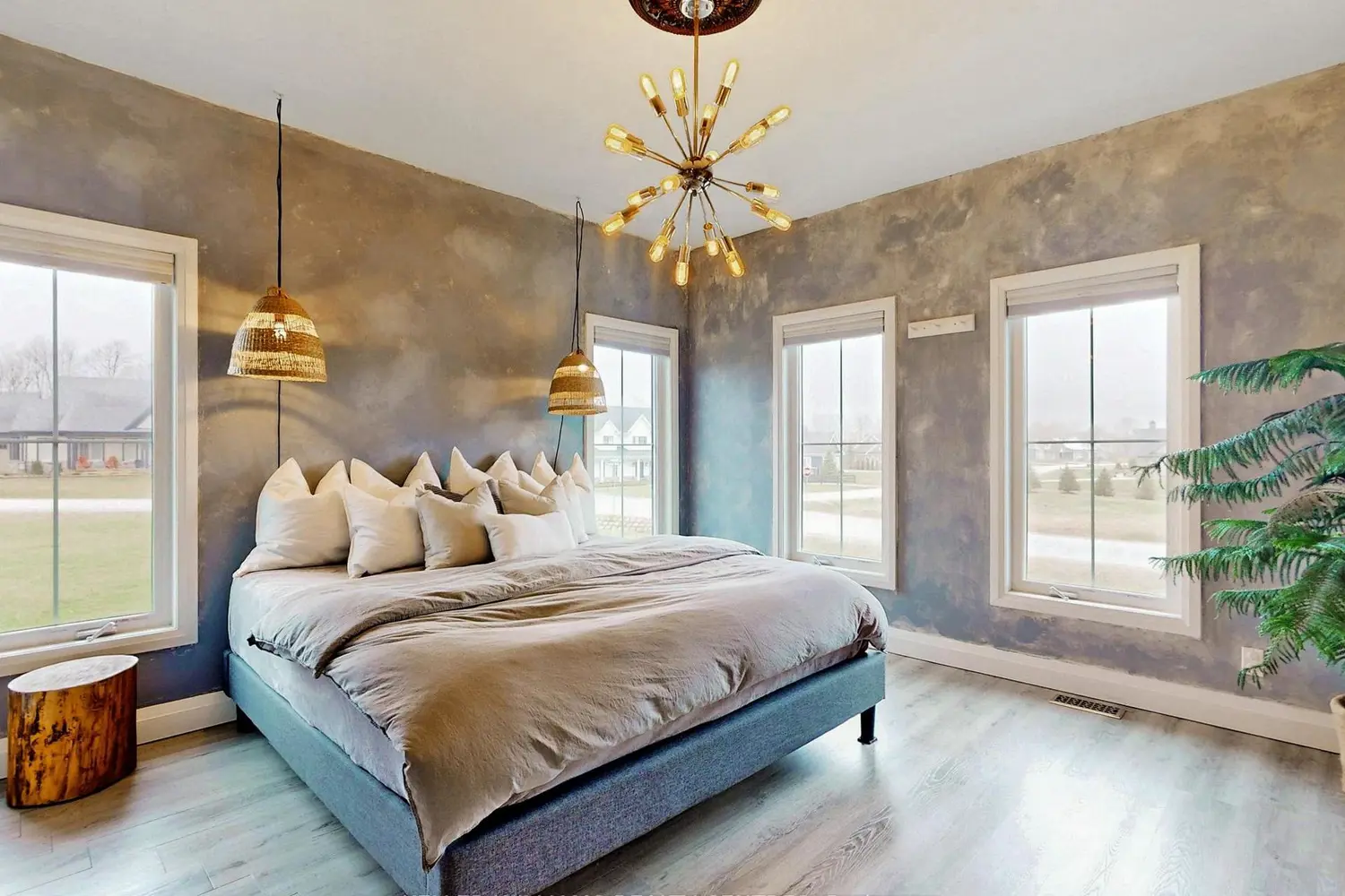 Additional image 7 of 2 Thoroughbred Drive