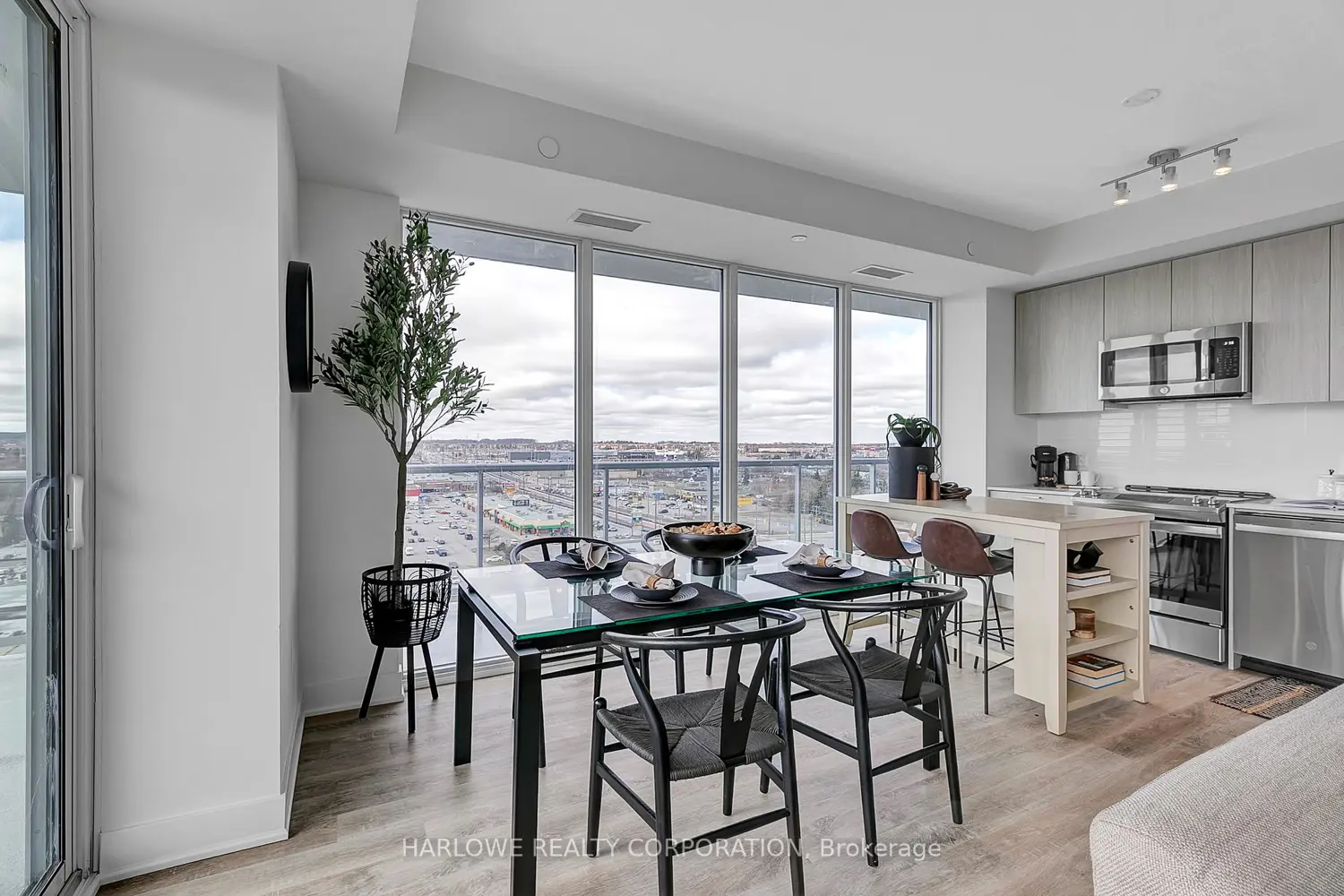 Additional image 7 of 185 Deerfield Road 1204