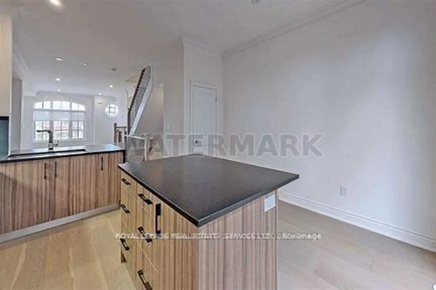 Additional image 13 of 3879B Bloor Street