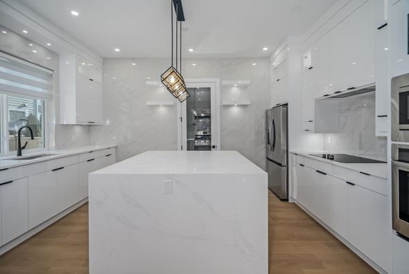 16935 0A AVENUE, Surrey, BC, V3Z9N8