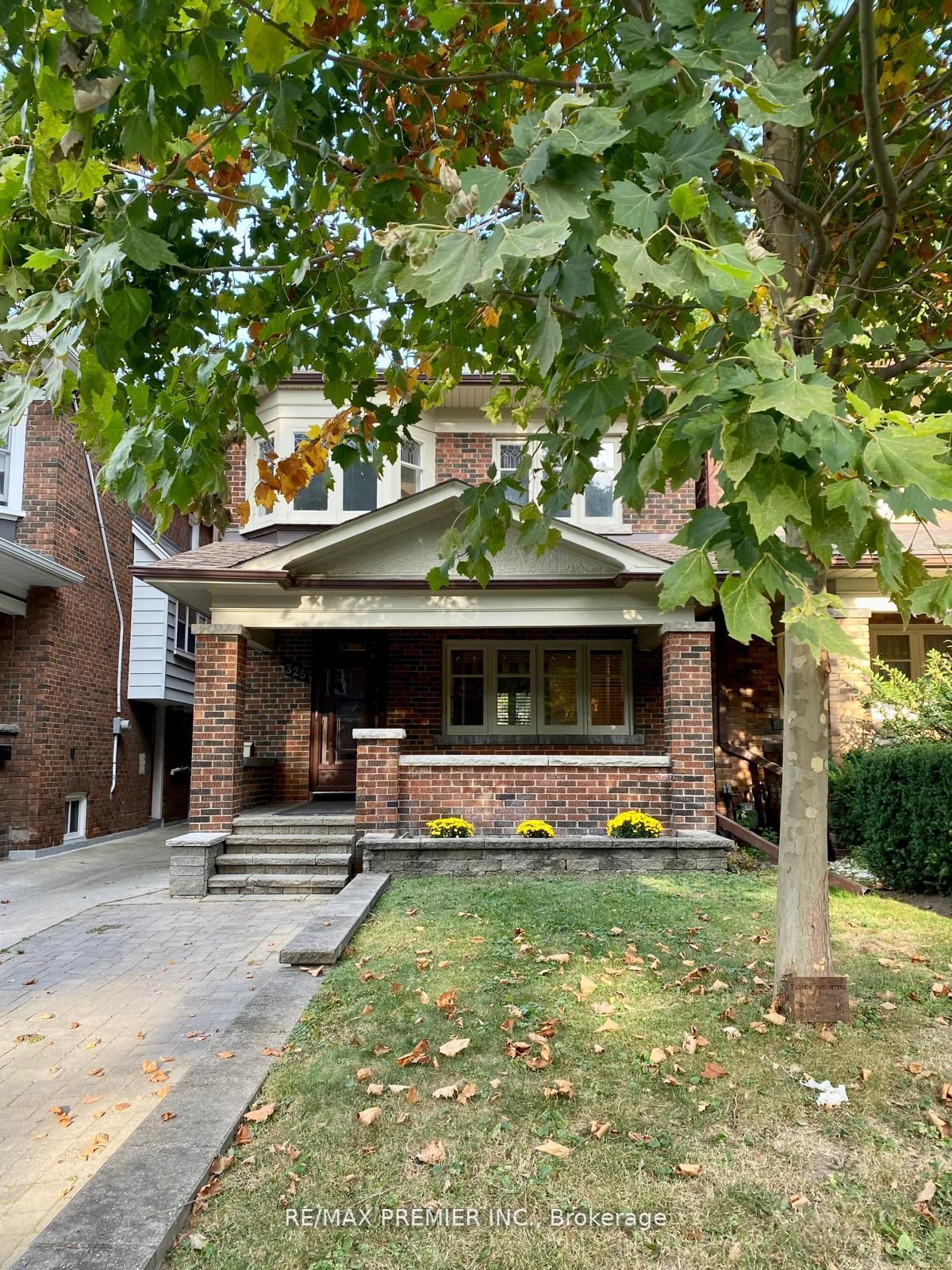 Lower-325 Willard Avenue, Toronto, ON, M6S 3R1