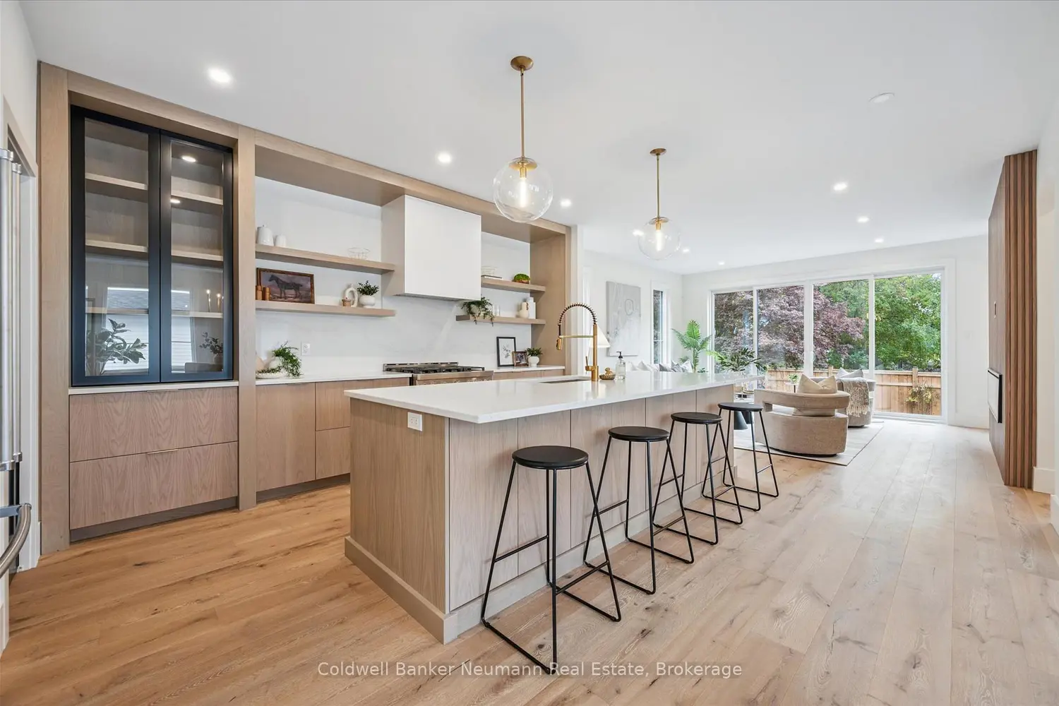 Additional image 5 of 126 Oxford Street