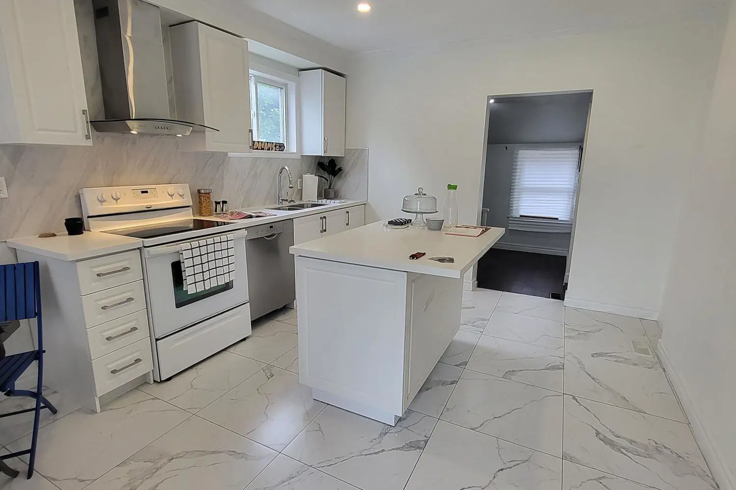 Additional image 4 of 764 Dundas Street