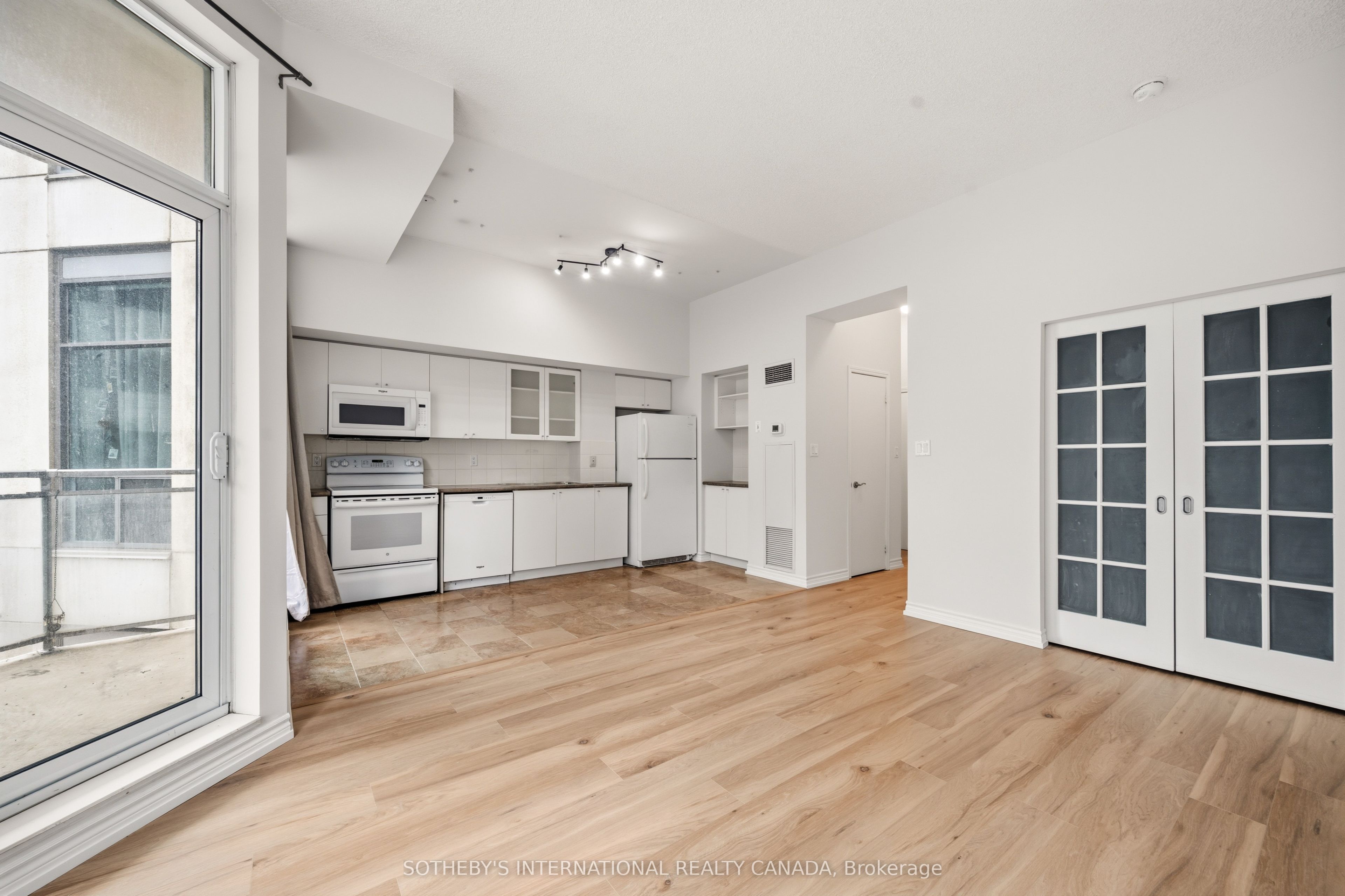 Additional image 3 of 312-410 Queens Quay W, Toronto, ON, M5V 3T1