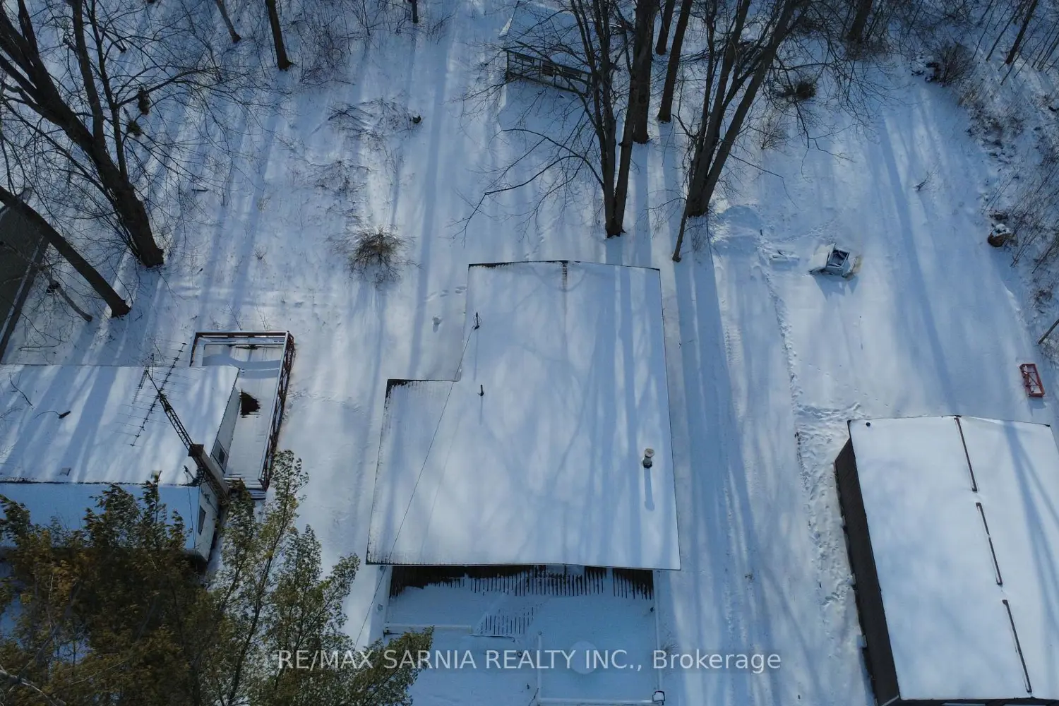 Additional image 15 of 9924 Lake Road