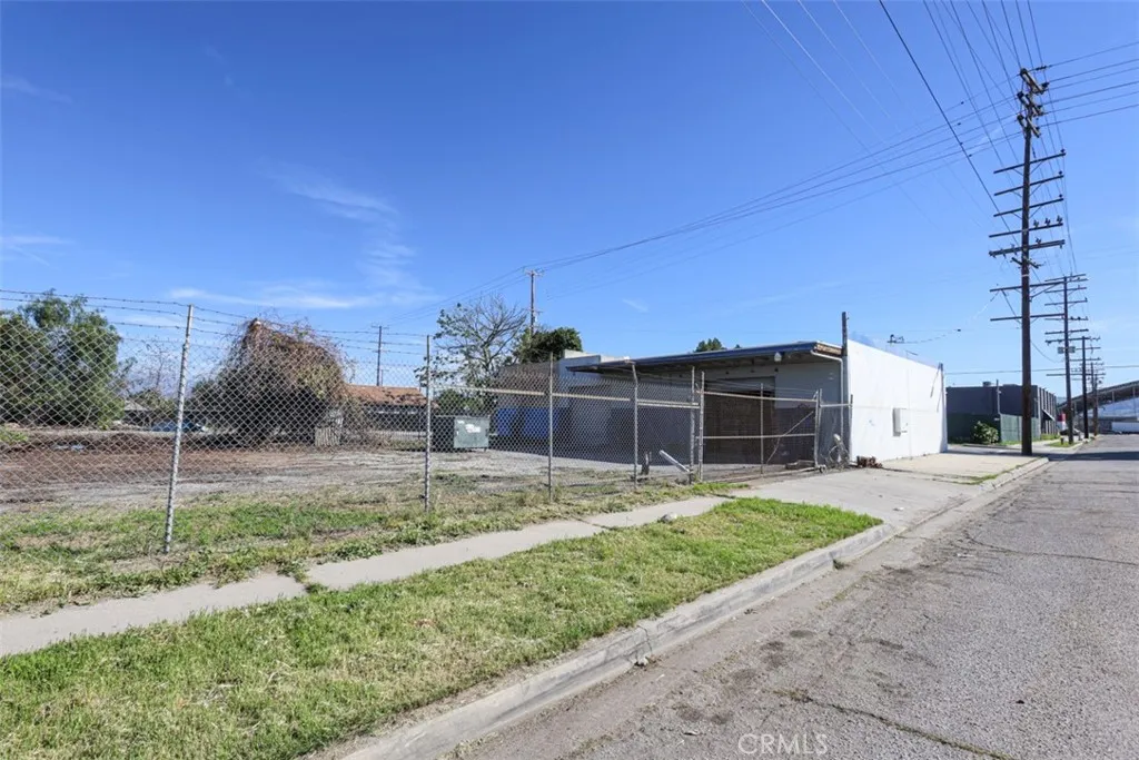 Additional image 3 of 444 Oak Street, San Bernardino, CA 92401
