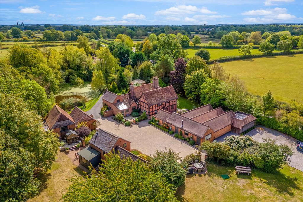 5 bed detached house for saleOld Warwick Road, Rowington, Warwickshire CV35