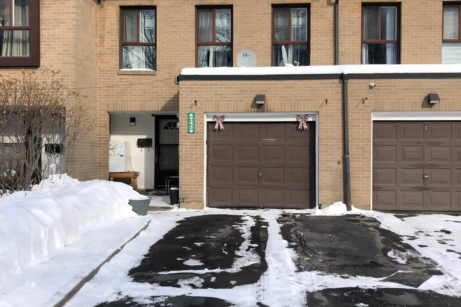 245 Fleetwood Crescent 135