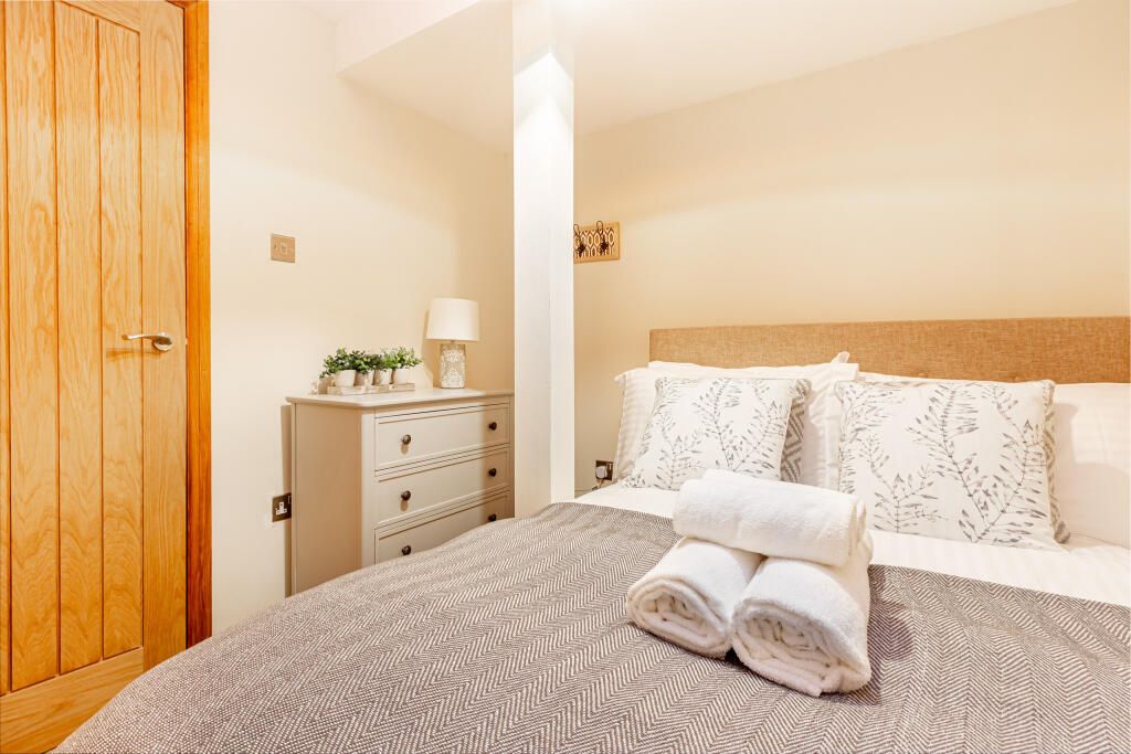 5 bed flat for saleMerchants House, 6-8 Widemarsh Street, Herefordshire HR4 photo 5