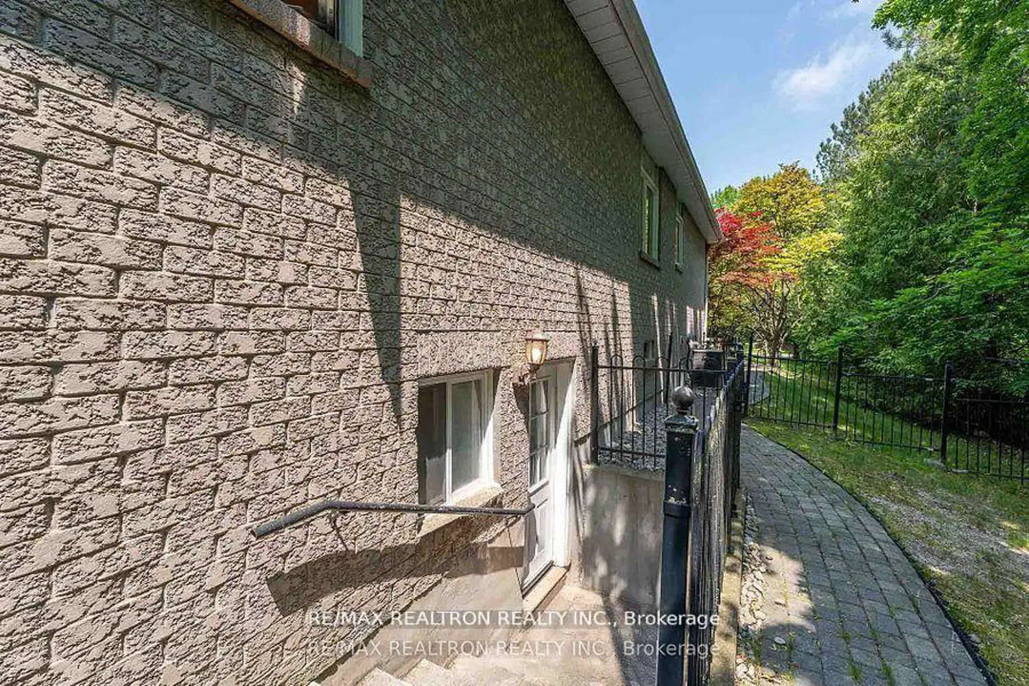 Additional image 18 of 15 Treegrove Circle