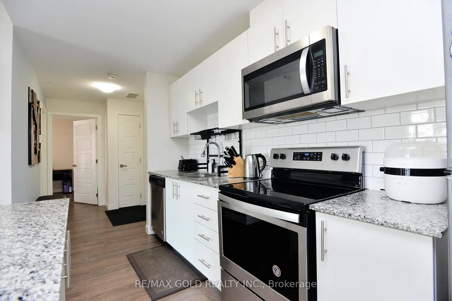 Additional image 13 of 175 Commonwealth Street 107