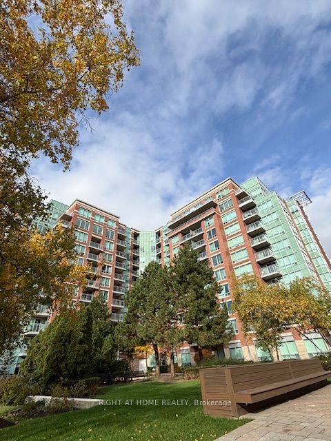 312-48 Suncrest Boulevard, Markham, ON, L3T 7Y5
