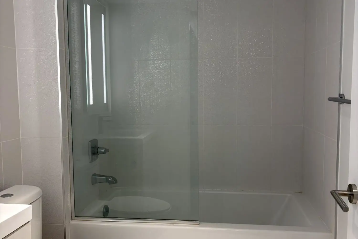 Additional image 14 of 575 Bloor Street 704