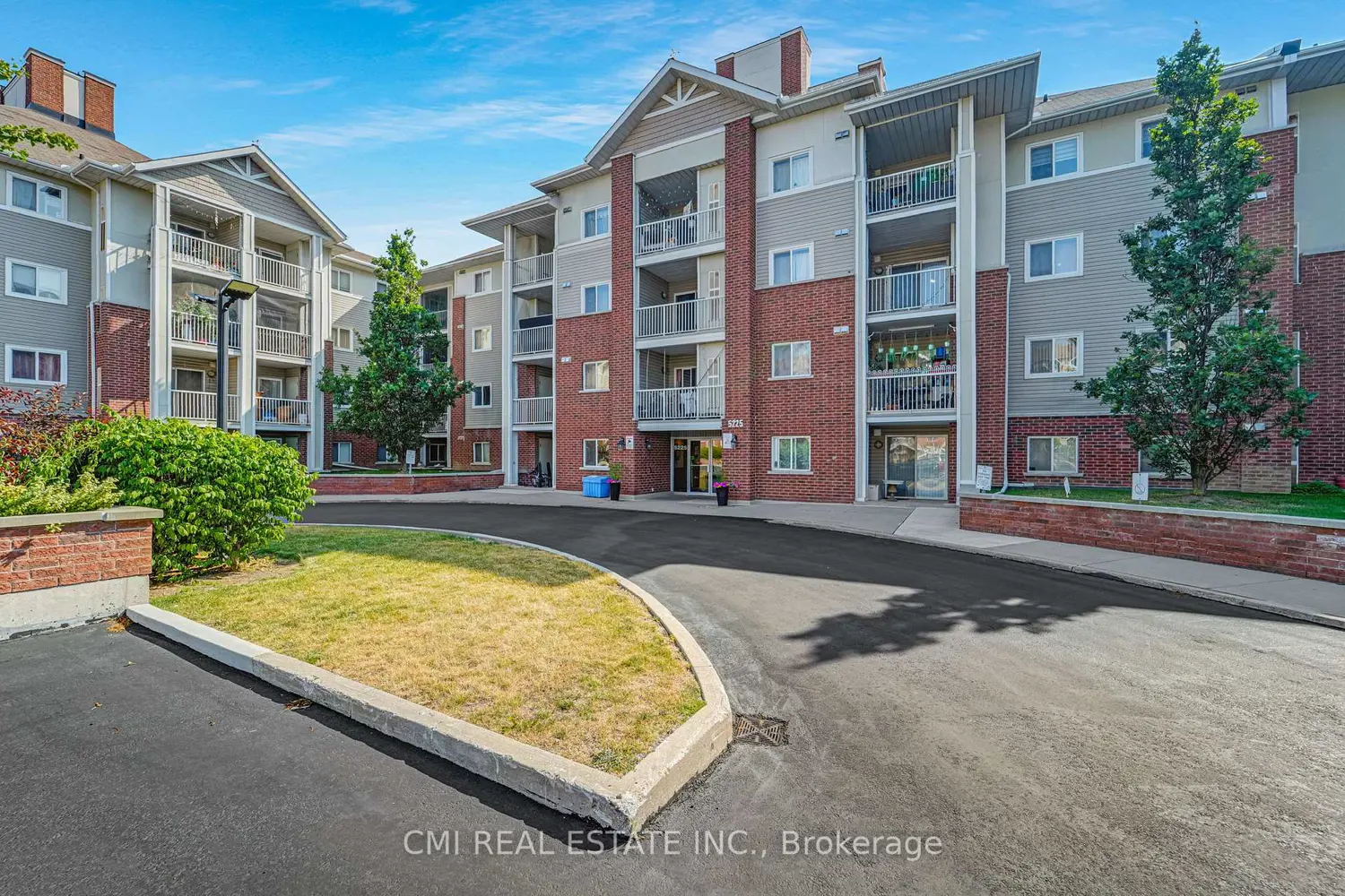 5225 Finch Avenue 203