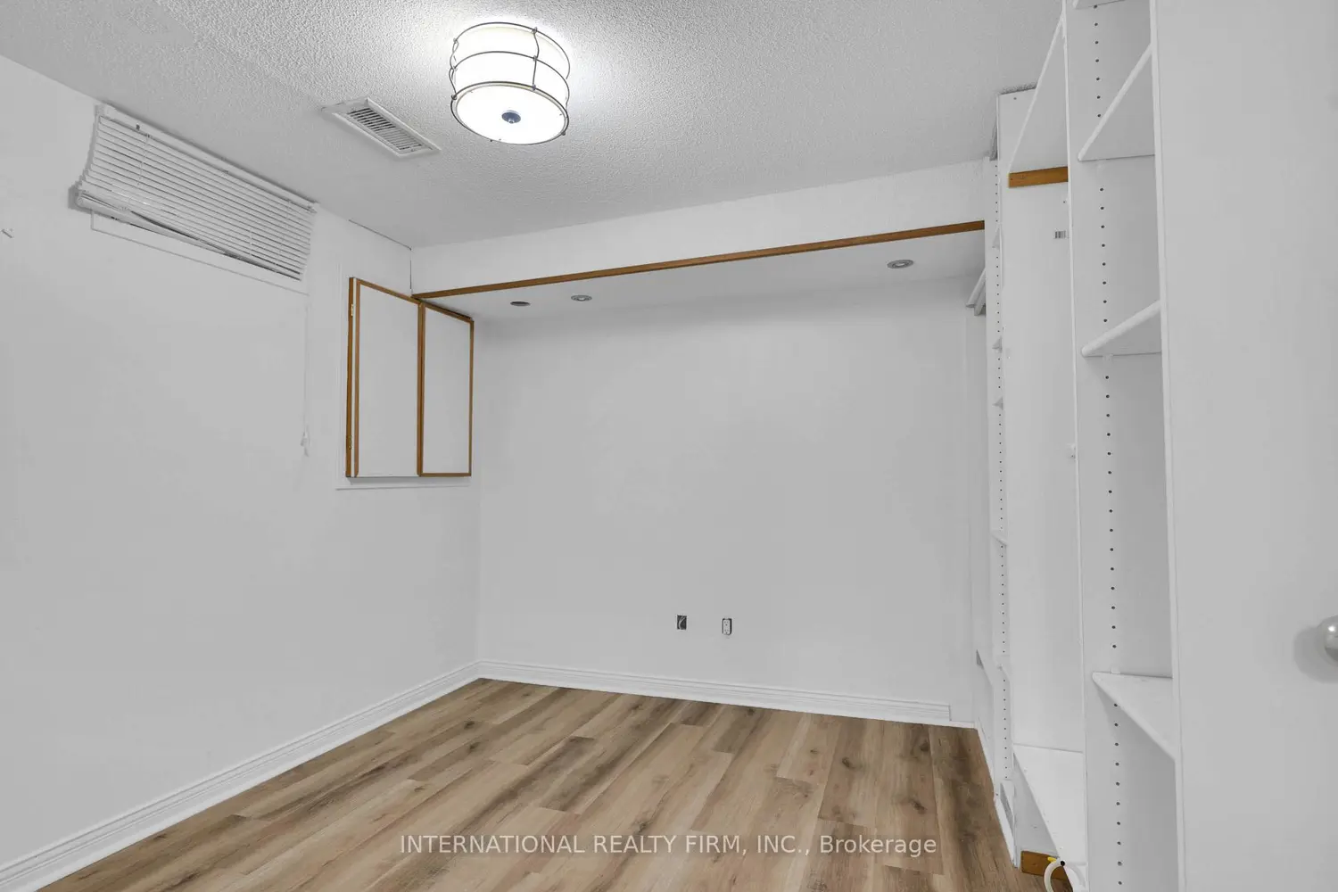 Additional image 18 of 63 Pressed Brick Drive