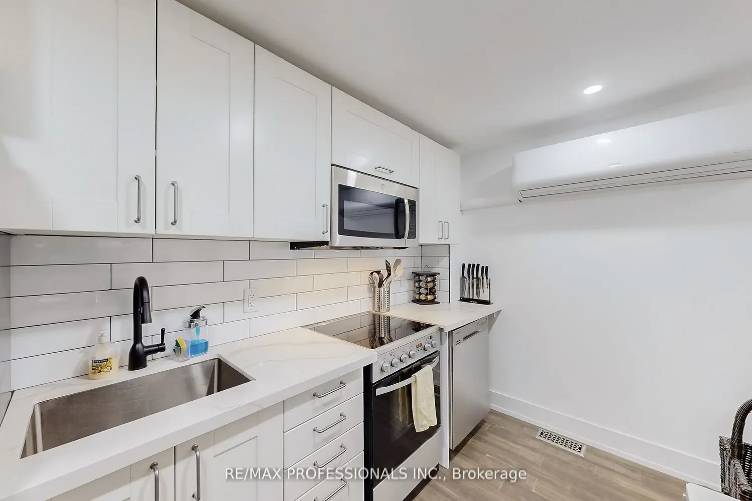 Additional image 13 of 4 Martin Grove Road