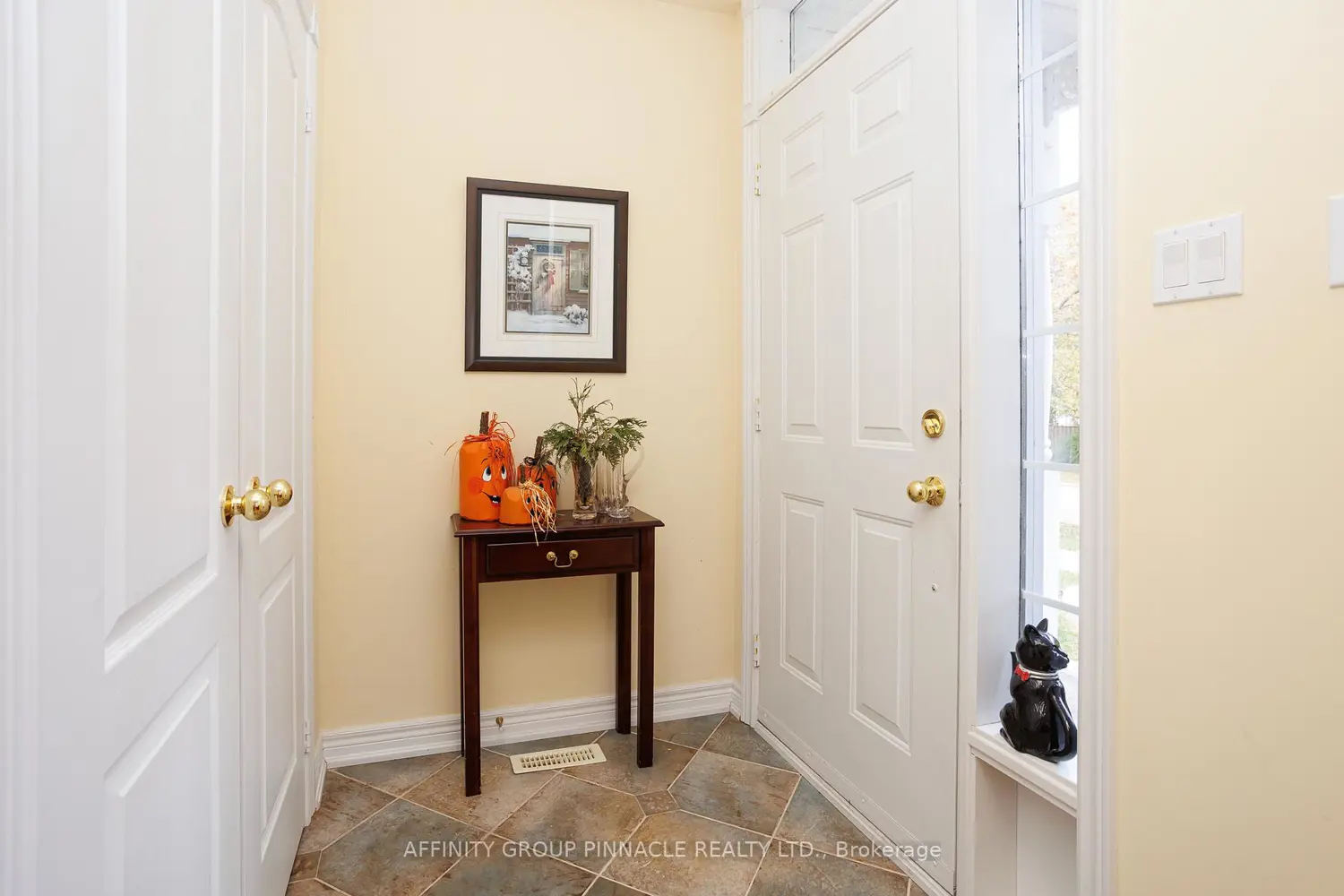 Additional image 3 of 983 Lake Drive