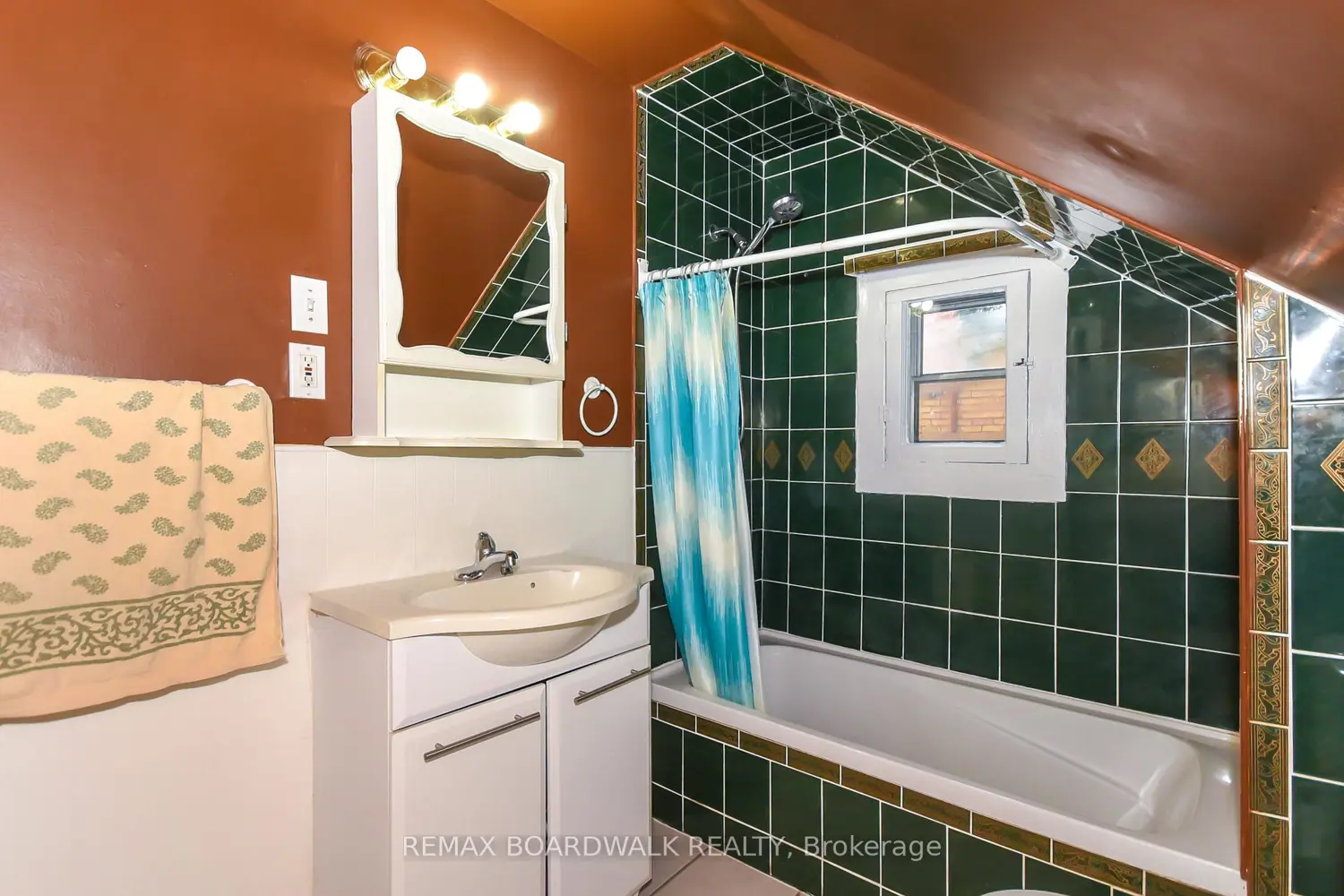 Additional image 18 of 406 Marguerite Avenue