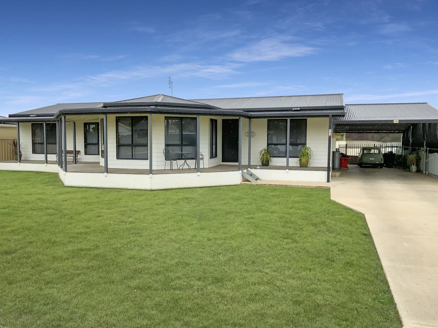 320 Church, Hay NSW 2711